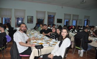 Onlarca öğrenci iftarda bir araya geldi......
