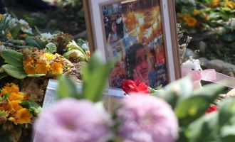 Otel faciasında hayatını kaybeden çocukların 23 Nisan'ı karanfillerle kutlandı