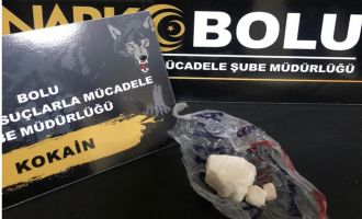 Otobüsteki yolcuda 35,55 gram kokain ele geçirildi