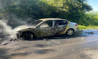 Otomobil alev topuna döndü……..