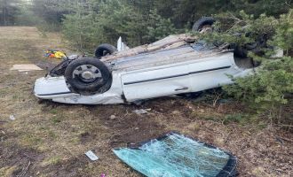 Otomobil takla attı: 1 ölü, 2 yaralı......