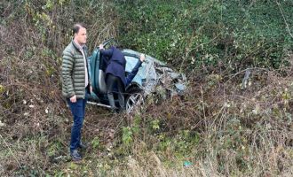 Otomobil takla attı, ilçe Milli Eğitim Müdürü ve Nüfus Müdürlüğü şefi yaralandı