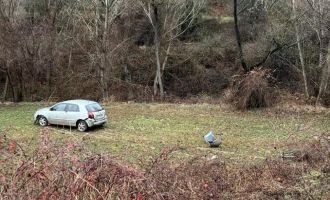 Otomobil tarlaya uçtu: 1 yaralı....