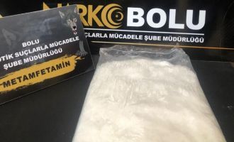 Otomobildeki şüpheli uyuşturucu ile yakalandı........