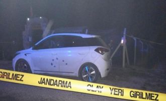Otomobili kurşun yağmuruna tuttular….