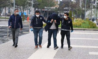 Otomobilin açık bırakılan camından hırsızlık yapan şahıs adliyeye sevk edildi