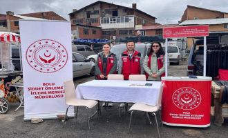 Panayırda vatandaşlara KADES ve şiddetle mücadele anlatıldı