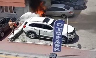 Park halindeki otomobil alev alev yandı….....