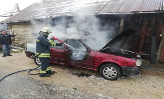 Park halindeki otomobil küle döndü..........