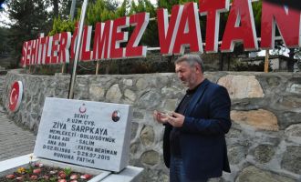 Şehit babası, haftada 3 gün oğlunun mezarına gidiyor......