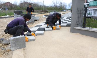 Şehrin hemen hemen her mahallesinde  kilit taş ve bordür tamirat çalışmaları aralıksız sürüyor