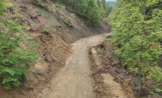 Selde hasar gören yollar onarılıyor…..