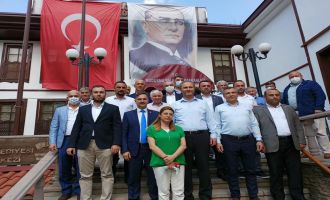 SUAT GÜNER MUDURNU’DA ESNAF, ŞOFÖR VE MUHTARLARI DİNLEDİ