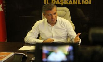 SUAT GÜNER’DEN TANJU ÖZCAN’A ZEHİR ZEMBEREK SÖZLER ‘SENİN AK PARTİ’YE ‘GEÇMEM' DEMEN, DAVET EDİLMEDİĞİN DÜĞÜNE 'GELMEM' DEMEYE BENZER’