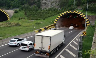 TEM otoyolunda Bolu Dağı Tüneli'nde akıcı bir yoğunluk yaşanıyor