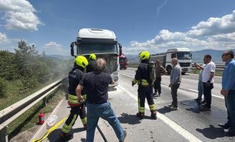 TEM’de alev alan tır, erken müdahaleyle söndürüldü......