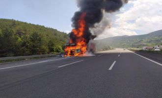 TEM'de tır alev alev yandı….