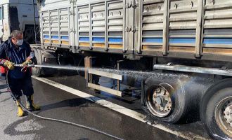 TEM’de tır yangını kısa sürede söndürüldü