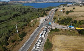 TEM’in Ankara yönü yol çalışması sebebiyle trafiğe kapatıldı