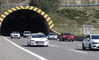 TEM’in Bolu geçişinde akıcı yoğunluk…….