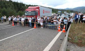 TEM’in İstanbul yönü 4,5 saat sonra trafiğe açıldı