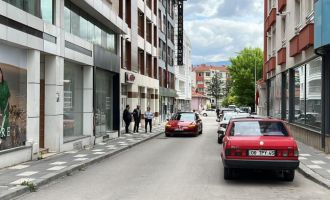 Ters yöne giren otomobil, 7 yaşındaki çocuğa çarptı......