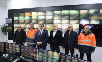 Ulaştırma ve Altyapı Bakanı Karaismailoğlu karayolu işçileriyle buluştu