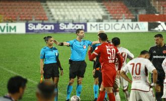 Ümraniyespor - Boluspor maçı yağmur nedeniyle yarıda kaldı