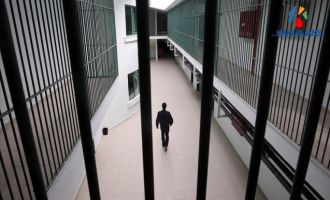 Uyuşturucu satmaktan yargılanan infaz koruma memurundan ilginç savunma