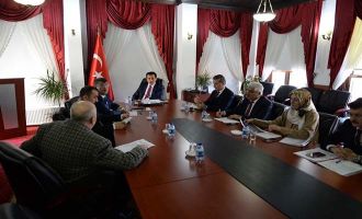 VALİ ÜMİT HALK GÜNÜ TOPLANTILARINA DEVAM EDİYOR …