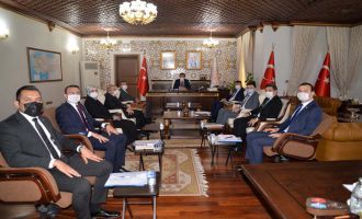 Vali Ümit; ‘Türkiye’nin genel durumu ve dünya konjektörünü düşündüğümüzde Bolu’nun mevcut durumu fena değil ancak günlük vaka sayılarımız ise az değil’