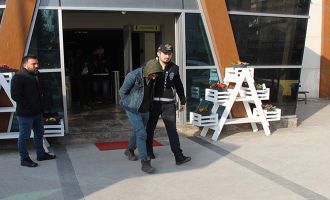 Verdikleri ‘Satılık konteyner’ ilanlarıyla yüzlerce kişi dolandıran çete çökertildi