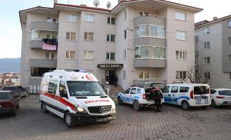 Yalnız yaşayan kadın evinde ölü bulundu