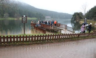 Yeni yıla Bolu’da giren tatilciler soluğu tabiat parklarında aldı
