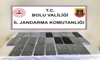 Yolcu otobüsünde 25 kaçak cep telefonu ele geçirildi..