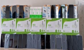 Yolcu otobüsünde 27 kaçak telefon ve 769 aksesuar ele geçirildi