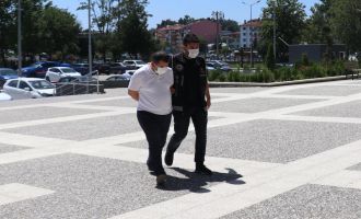 Zimmetine para geçirmekten aranan bankacı adliyeye sevk edildi