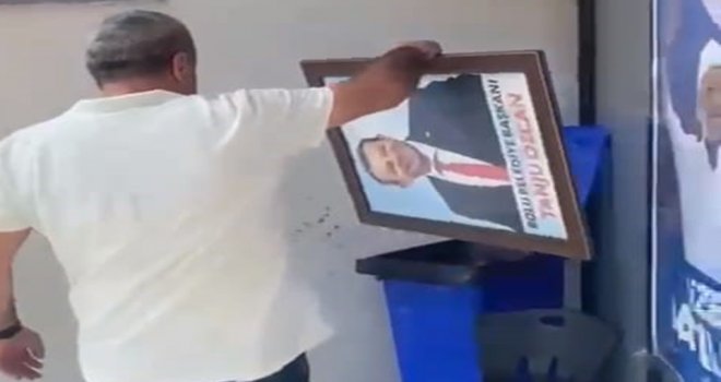 Tanju Özcan'ın parti binasındaki fotoğrafı çöpe atıldı