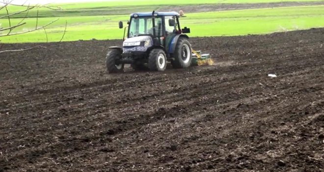 Tarlada çalışan çiftçi sayısı 500 binin altına düştü