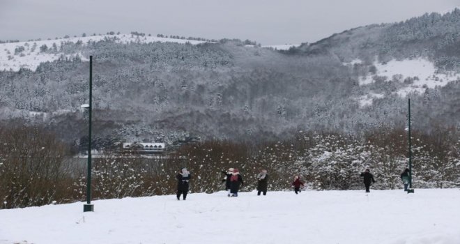 Tatilciler karın keyfini böyle çıkardı.......