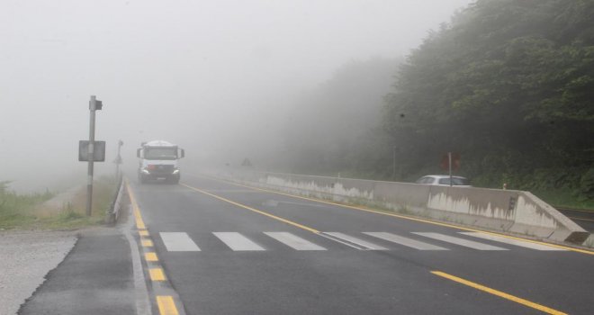 Tatilcilere Bolu Dağı'nda sis sürprizi....