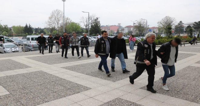 Tehditle vatandaştan para alan şüphelilere şafak operasyonu