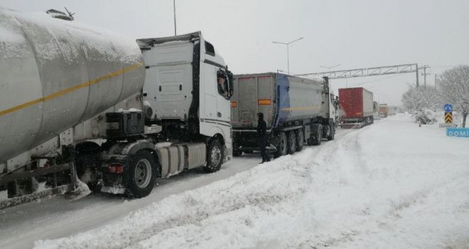 TEM Otoyolu Bolu-Ankara geçişi ulaşıma kapandı
