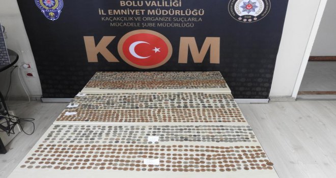 TEM'de durdurulan otomobilde 2 bin 155 adet tarihi sikke ele geçirildi