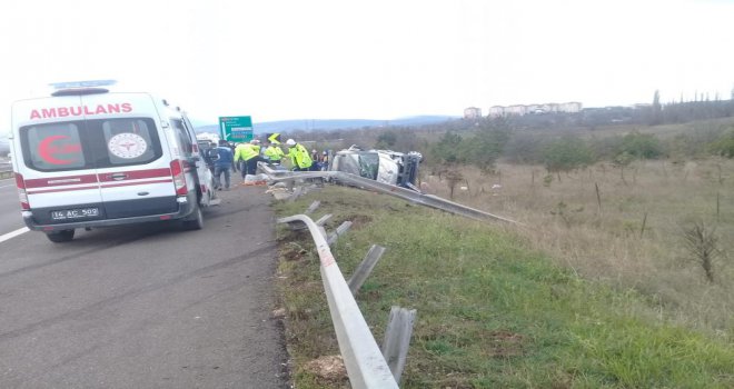 TEM’de hafif ticari araç şarampole devrildi: 1 ölü, 1 yaralı