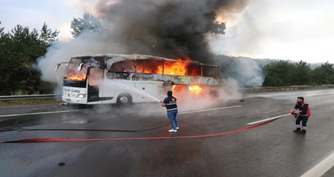 TEM’de yolcu otobüsü alev alev yandı...................