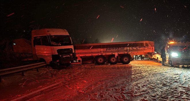 TEM’in Bolu geçişinde ortalık savaş alanına döndü: 7 araç birbirine çarptı....