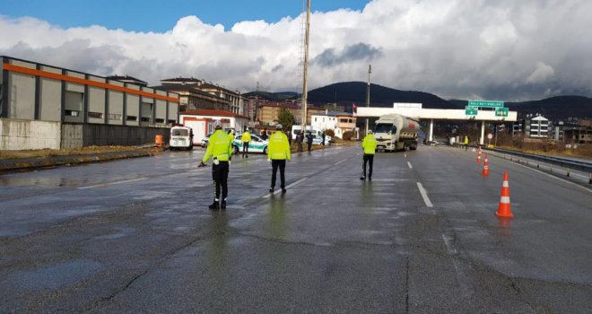 Ticari araçların lastikleri tek tek denetlendi