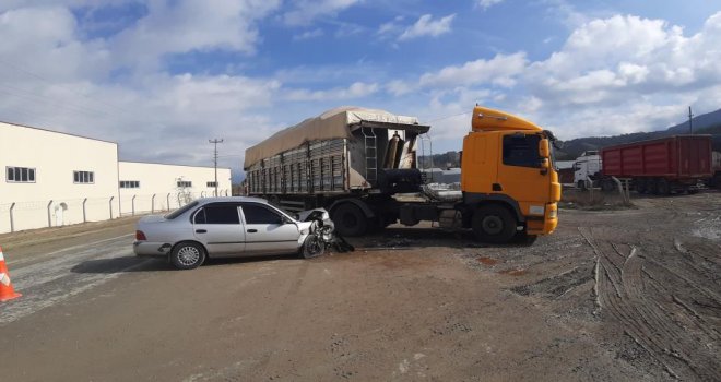 Tırla otomobil çarpıştı: 1 yaralı…..