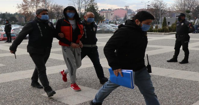 Tüfekle otomobil gasp eden gençten gazetecilere: ‘Çekin, benim gibi yıldız bulamazsınız’